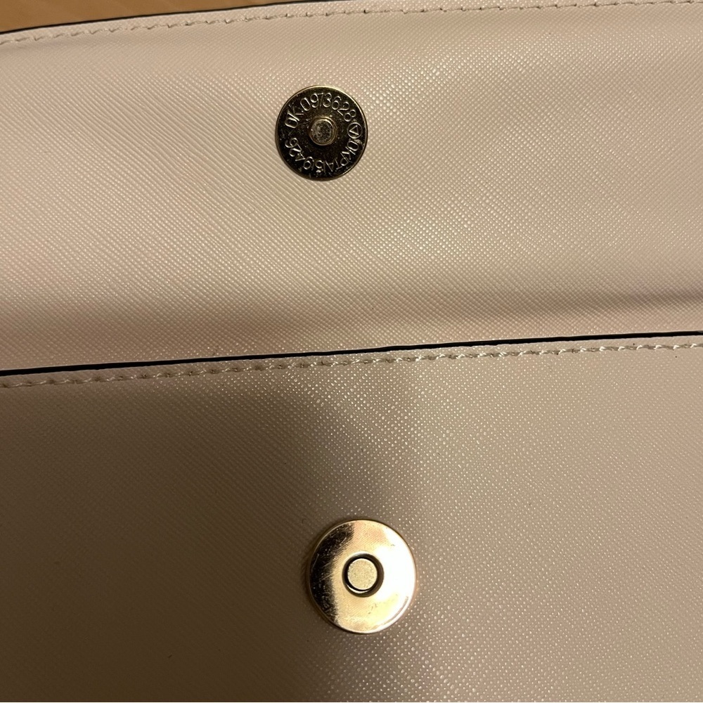 Elim & Paul Sophisticated Cream Wristlet Clutch - Picture 6 of 12